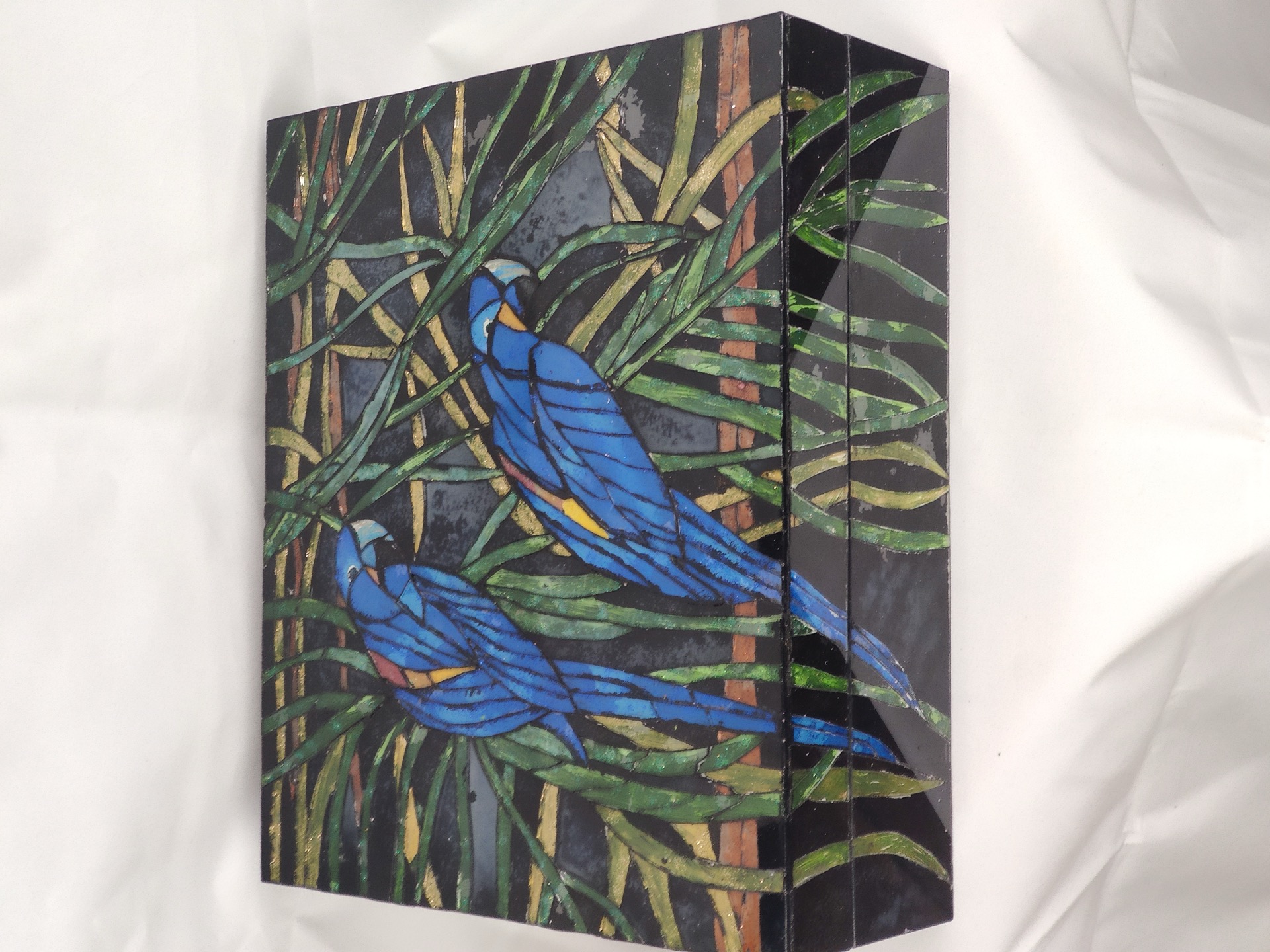 Ara hyacinthe — Marqueterie de verre Norbert Alali Artiste